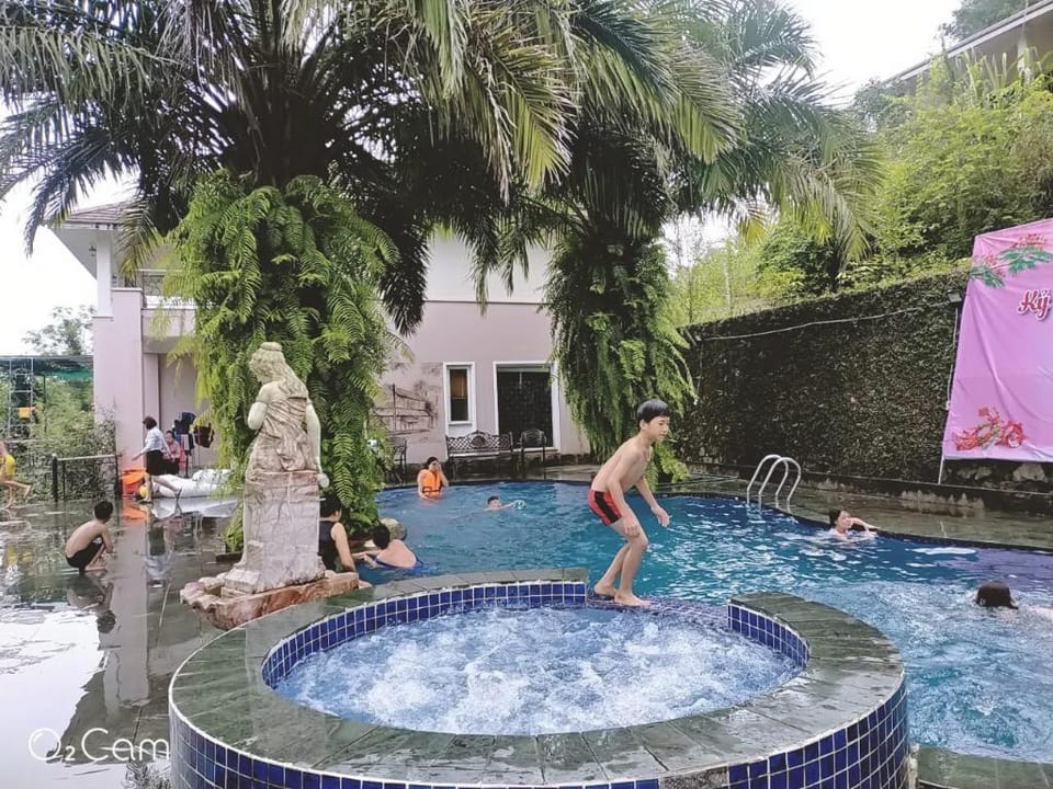 Villa bể bơi riêng, view hồ và núi Ba Vì, BBQ   Villa in Laos