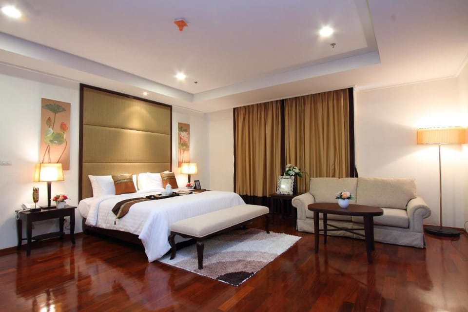 Piyathip Place Apartment in Bangkok