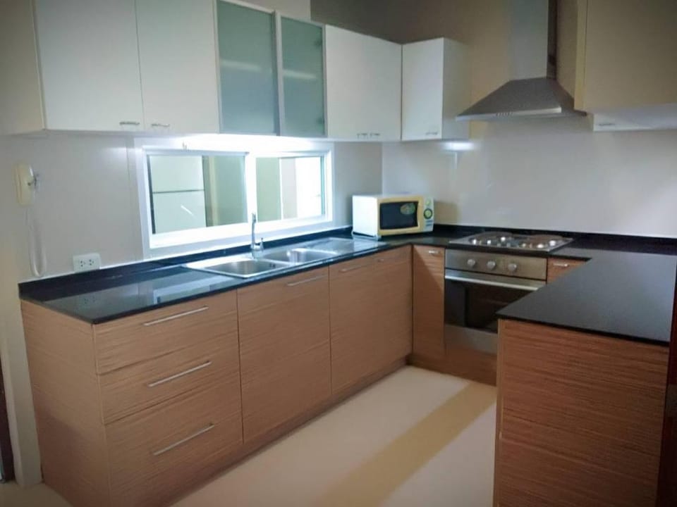 Piyathip Place Apartment in Bangkok