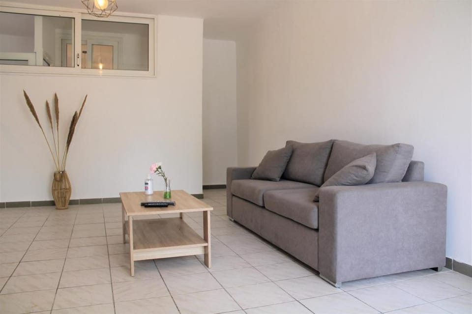 Kalamaki Plaza Apartments kalimera Apartment in Kalamaki Main Road