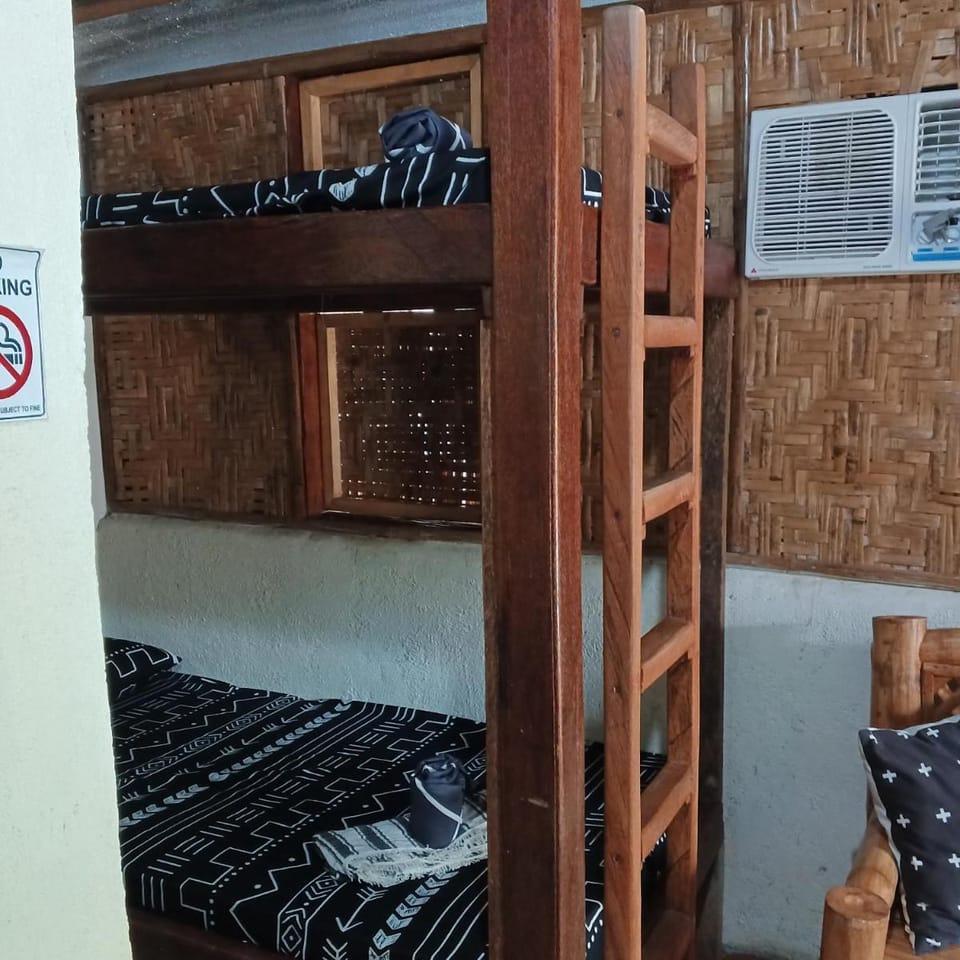 Two crazy monkeys Inn in Central Visayas