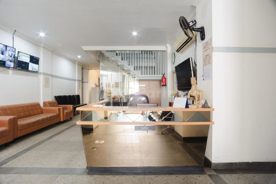 Family Residence Mitra RedDoorz Hotel in South Jakarta City