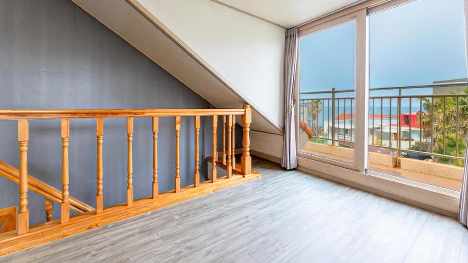 Jeju Badagreen Pension Bed and Breakfast in South Korea