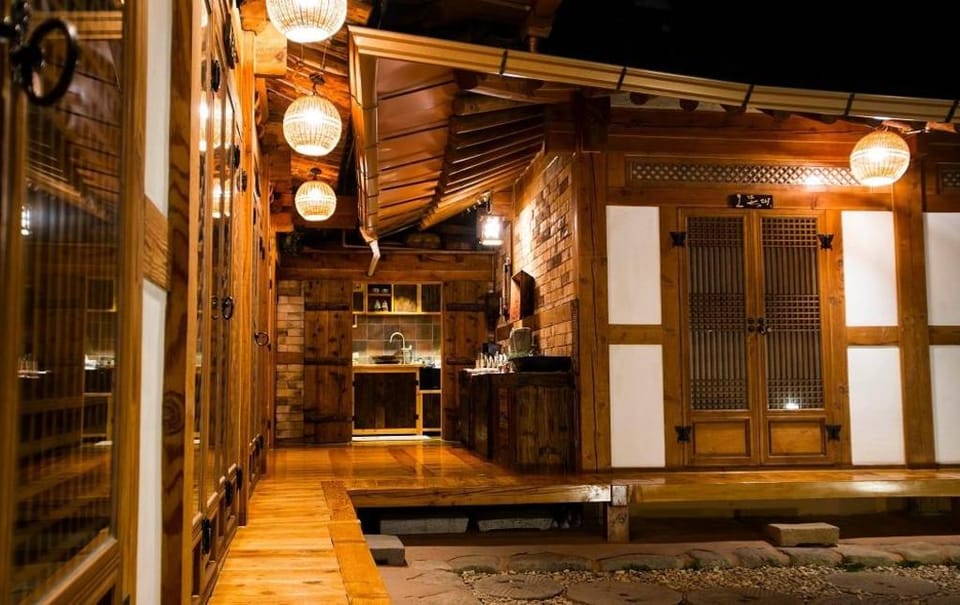 Jeonju Hanok Maeul Hanok Gotek Bugyeongdang Bed and Breakfast in South Korea