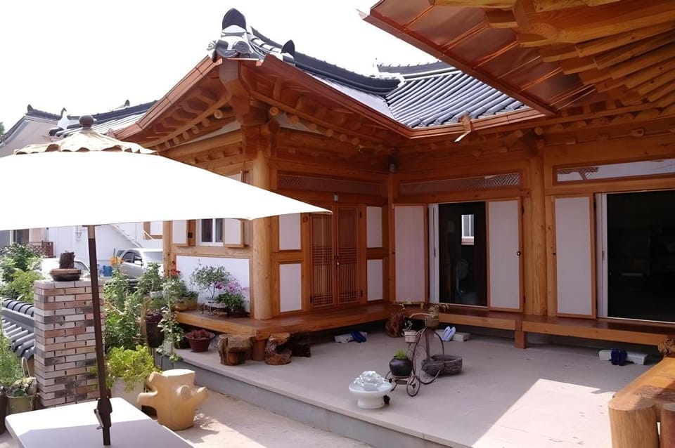 Jeonju Hanok Maeul Sukbak Hyangchon Bed and Breakfast in South Korea
