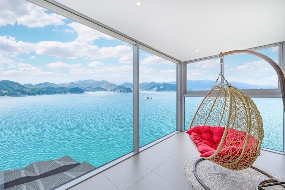 Geojae Sanggaksokeui Jip Pension - Jangmok branch Bed and Breakfast in South Korea