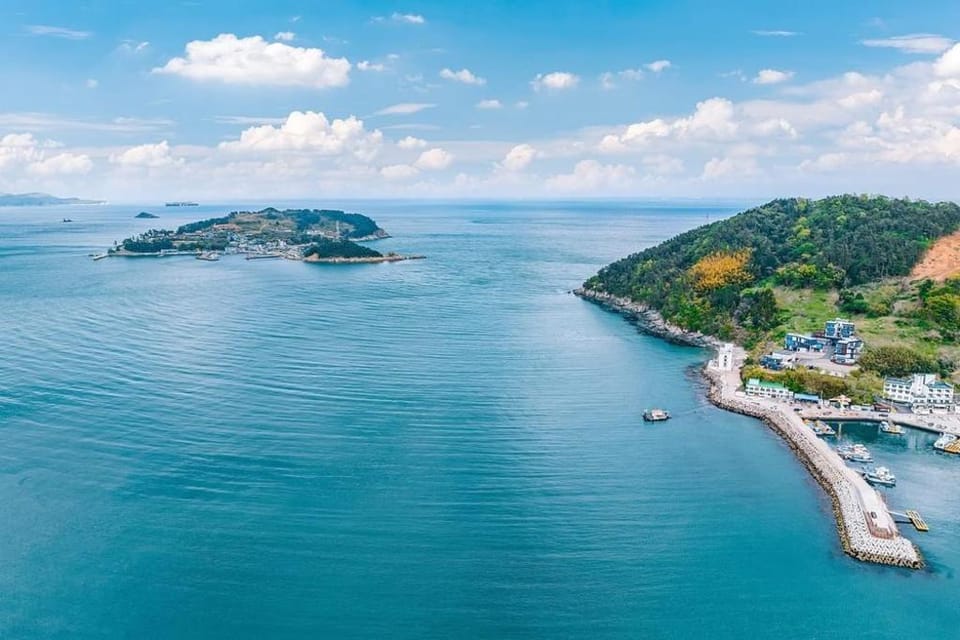 Geojae Sanggaksokeui Jip Pension - Jangmok branch Bed and Breakfast in South Korea
