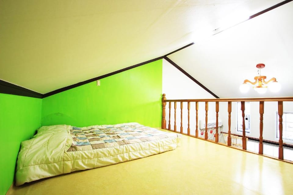 Manripo Sandeulae Aegyeon Pension Bed and Breakfast in South Korea