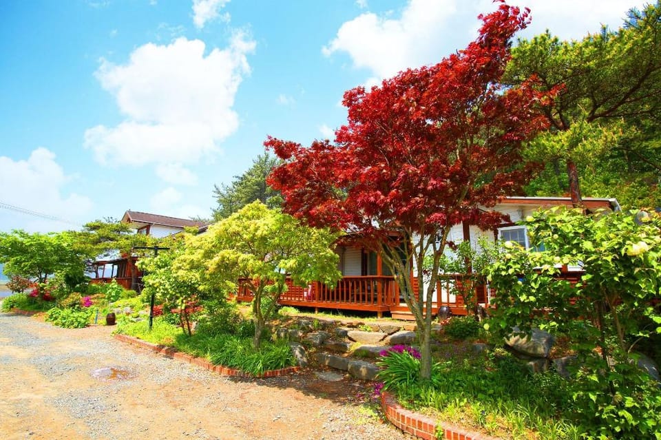 Manripo Seokyangeui Chueok Pension Bed and Breakfast in South Korea