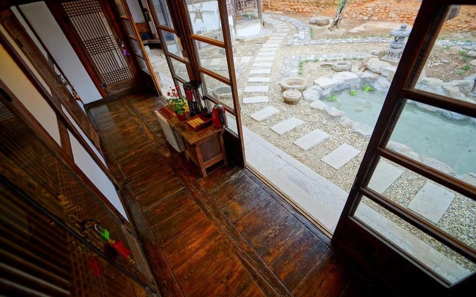 Jeonju Hanokmaeul Ihwawon Gotek Bed and Breakfast in South Korea