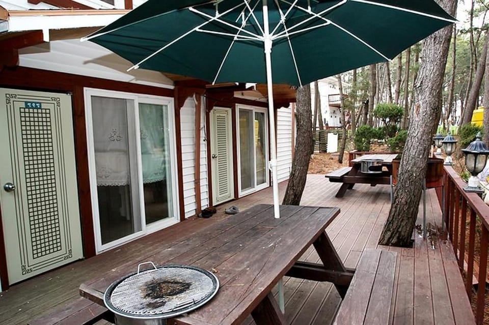 Sarangiimeomuneunjip Pension Bed and Breakfast in South Korea