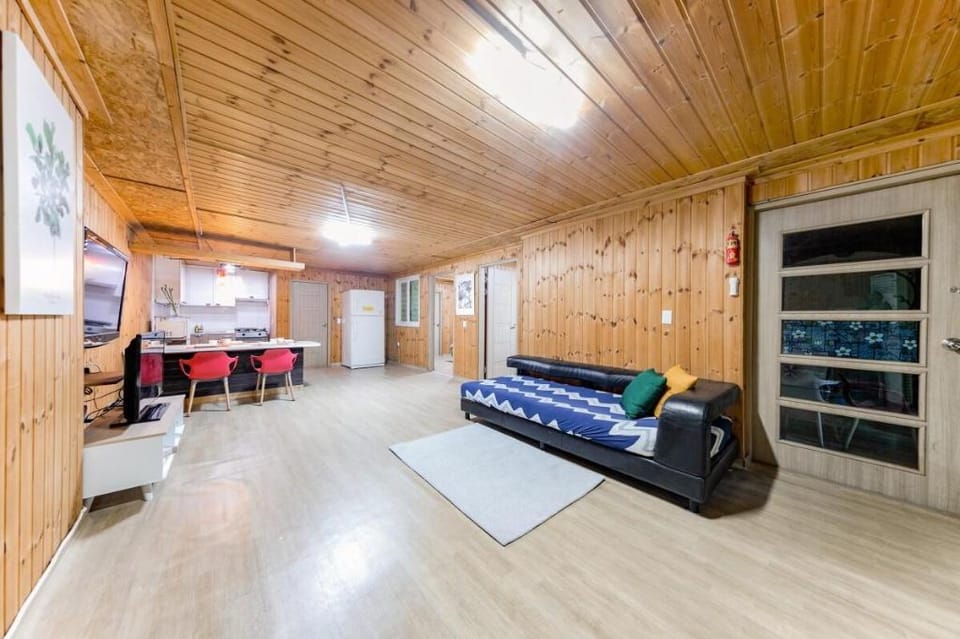 Gapyeong Four Season Valley Gaegok Aegyeon Pension Bed and Breakfast in Gyeonggi-do