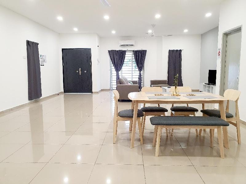 JOVIAL TP15 COZY&STYLISH  2STORYHOUSE4ROOM@BM JURU Vacation rental in Penang