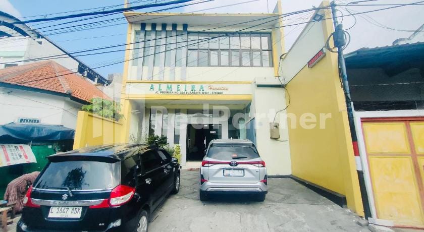 Almeira Homestay Syariah Near RS Islam Al-Irsyad Mitra Reddoorz Hotel in Surabaya