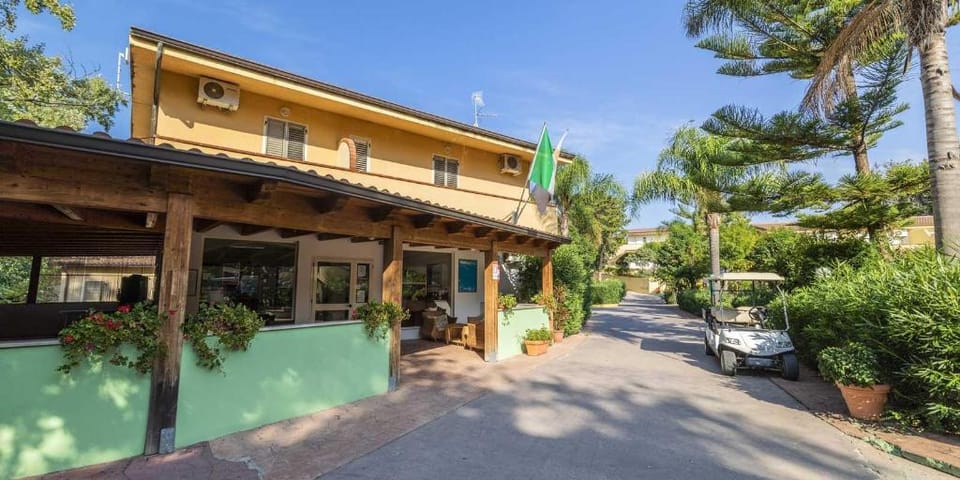 Green Garden Club - Superior Apartment Apartment in Calabria