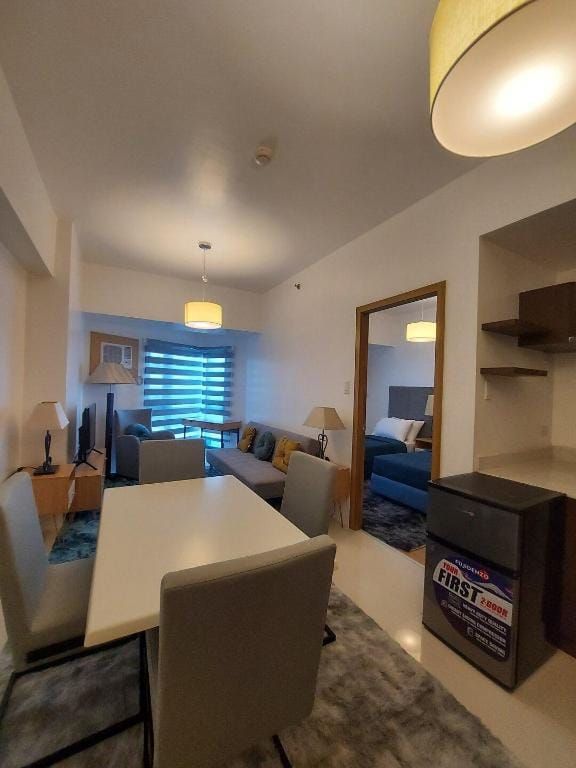 Magnificent View of Manila Bay, Roxas Blvd, US Emb Apartment in Manila City