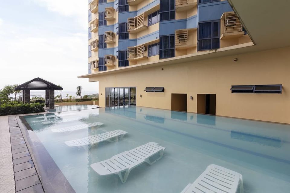 Magnificent View of Manila Bay, Roxas Blvd, US Emb Apartment in Manila City