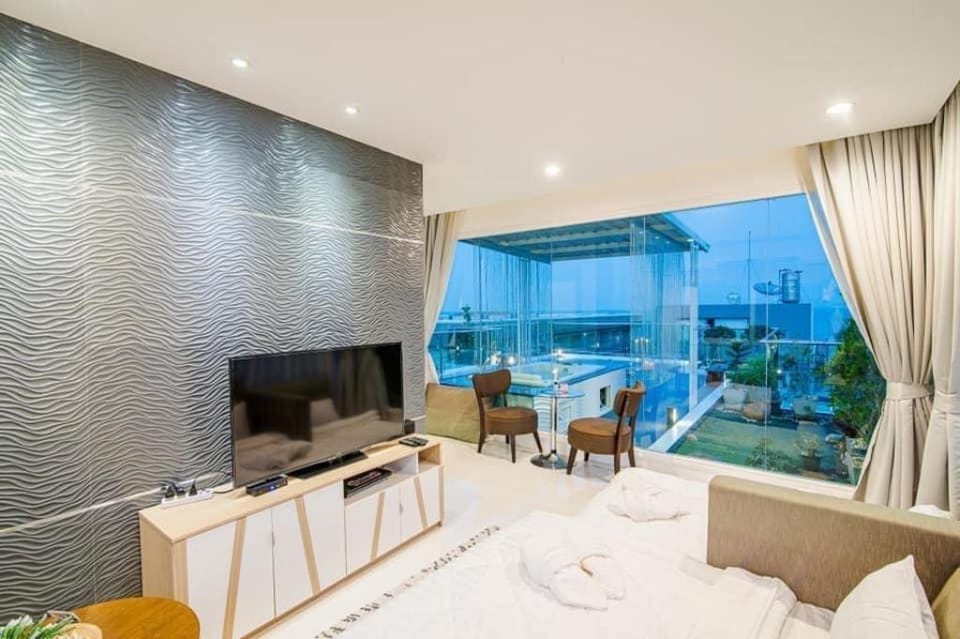 Beach Access Sea View Pool Villa 5BR-VVH18 (25pax) Villa in Hua Hin District