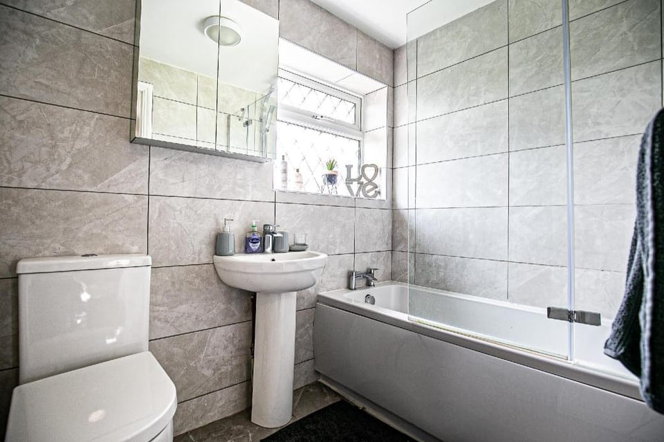 Buckley House by Yoko Property Apartment in Royal Leamington Spa