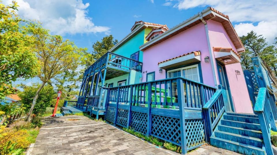 Jeju Olrepeurobangseu Pension Bed and Breakfast in South Korea