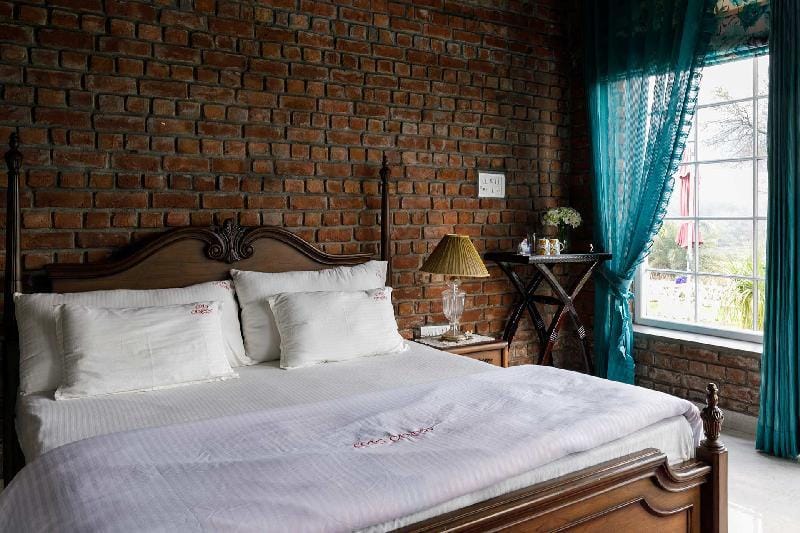 StayVista at Brickwood Hill with Outdoor Infinity Pool & Jacuzzi Villa in Punjab, India