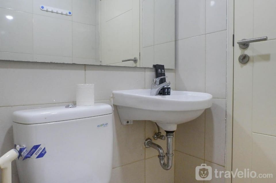 Luxurious Studio at Supermall Mansion By Travelio Apartment in Surabaya