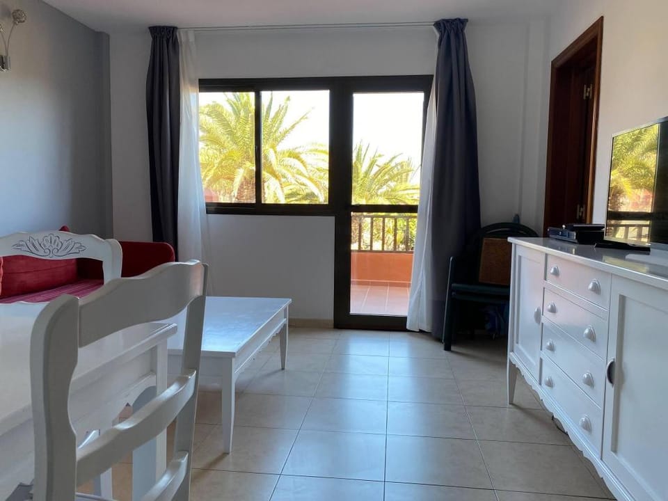Oasis Royal 2 Dormitorios Piscinasfibra Optica Apartment in Corralejo