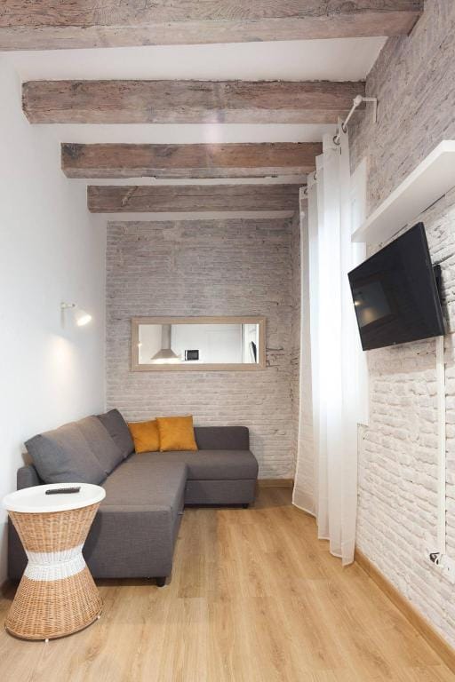 Flat With Balcony Next To The Beach sevilla Apartment in Barcelona
