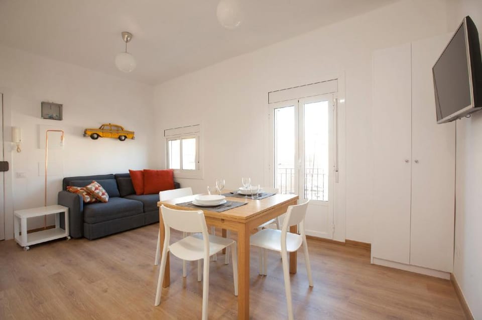 Renovated Apartment With Sea View, 5-1 Apartment in Barcelona