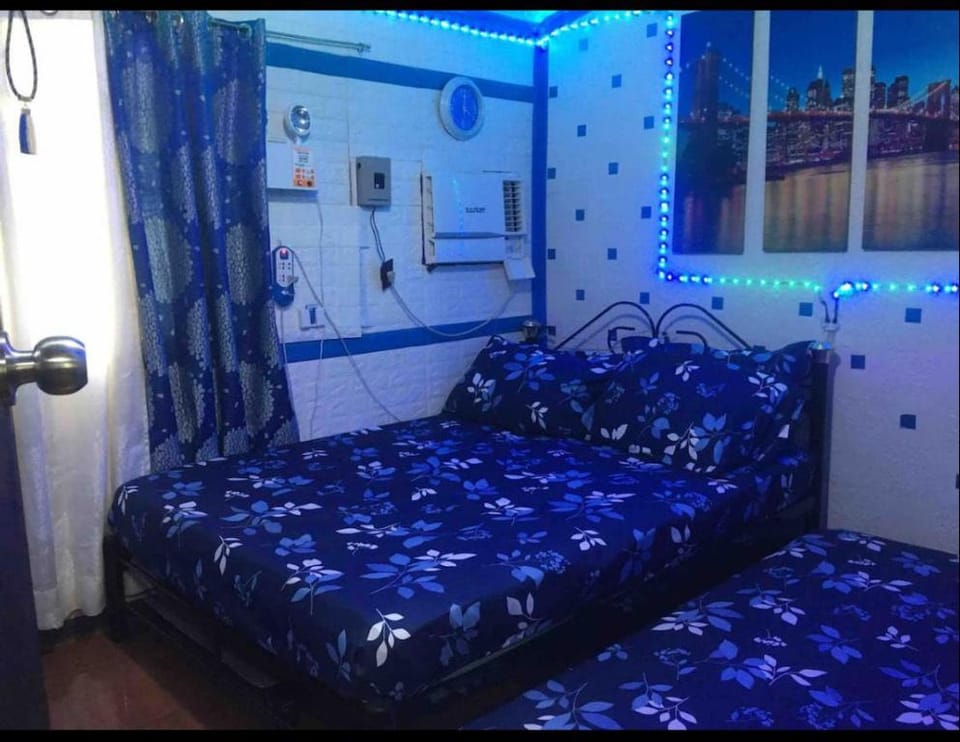 Montalban Gateway 8pax 200mbps videoke parking 2BR Vacation rental in Quezon City