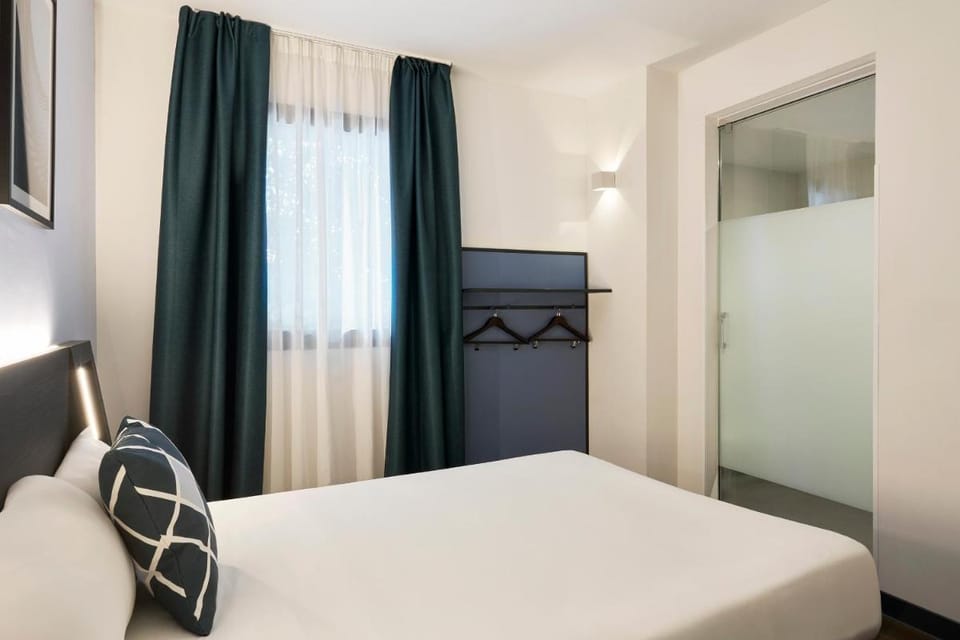 Four Points Flex by Sheraton Malaga Centre Bed and Breakfast in Malaga