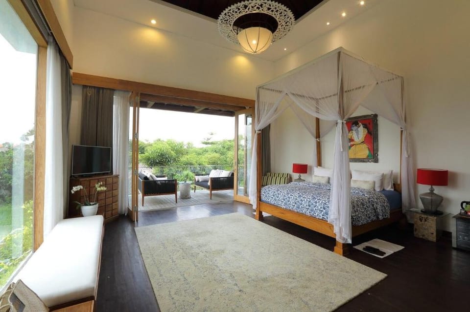 Luxury 5 bedroom full house  Villa Bambuu Villa in North Kuta