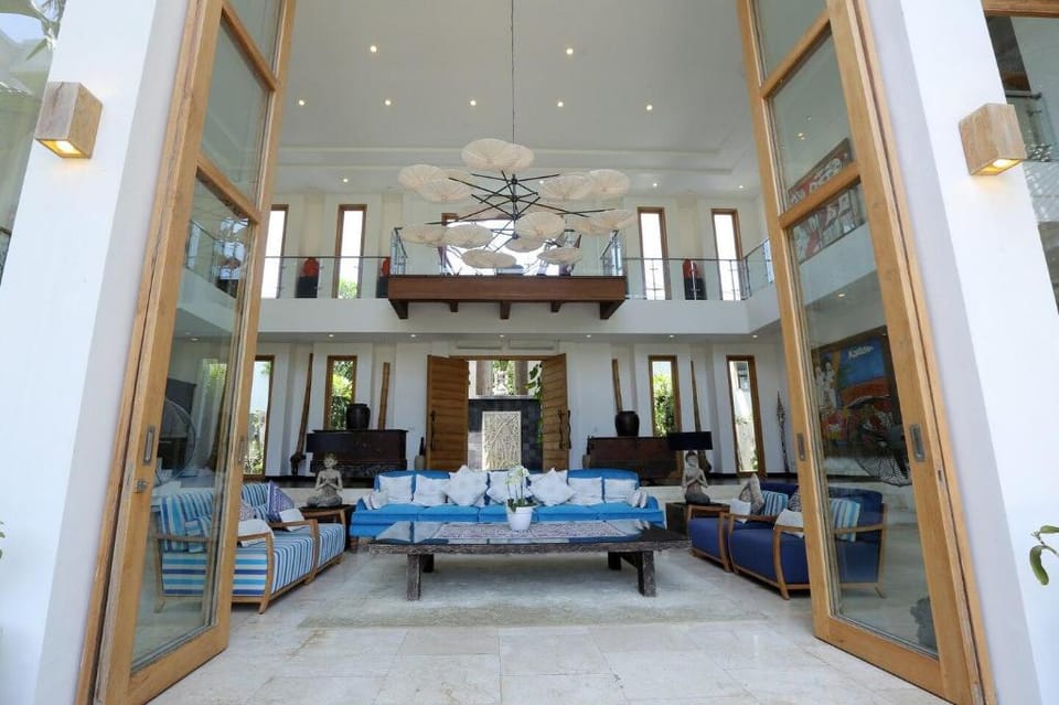Luxury 5 bedroom full house  Villa Bambuu Villa in North Kuta