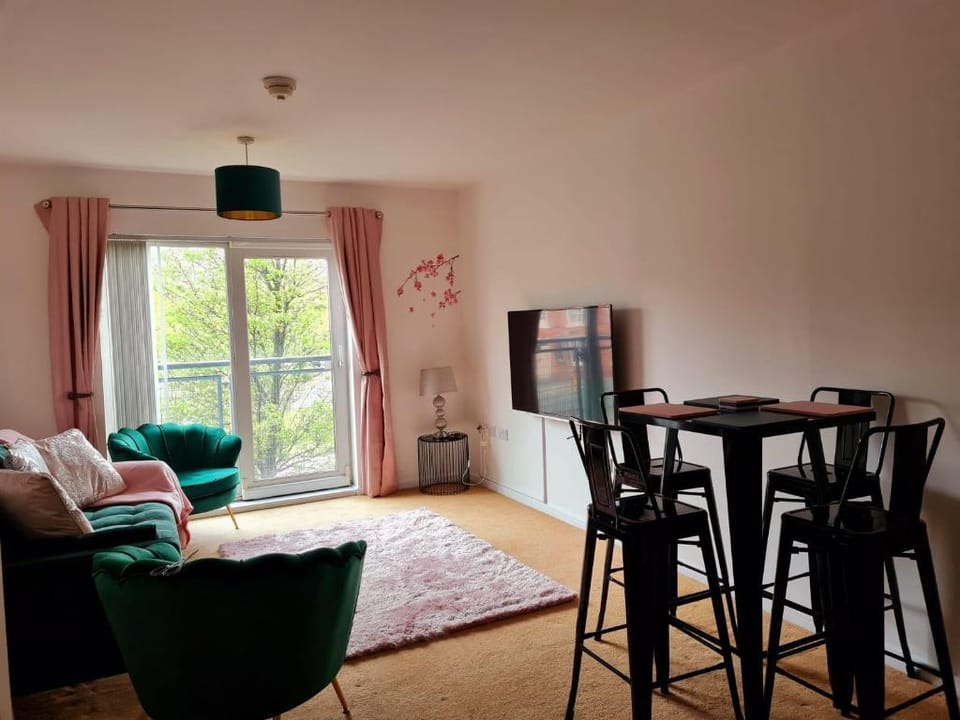 Emerald Blossom,Sleeps 4, Warrington.Wifi,Parking Apartment in Warrington