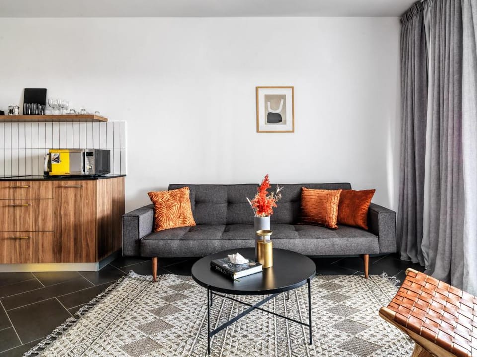 LIV Urban Suites: 2 BEDROOM APARTMENT WITH BALCONY Apartment in Larnaca