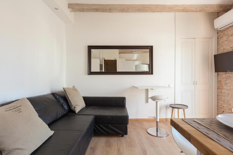 Modern Barceloneta Beach Flat Apartment in Barcelona