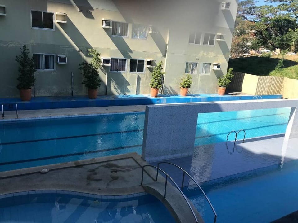 Bright and Cozy Space w/ Netflix & Flamingo Design Apartment in Muntinlupa