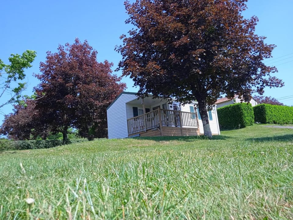Olydea le Lambon - Prailles-la-Couarde Campground/ 
RV Resort in Pays de la Loire