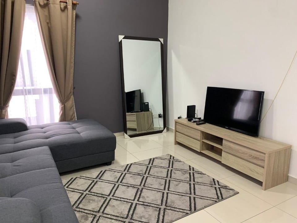 Kyra Homestay Centrus SOHO Cyberjaya *wifi & pool* Apartment in Selangor, Malaysia