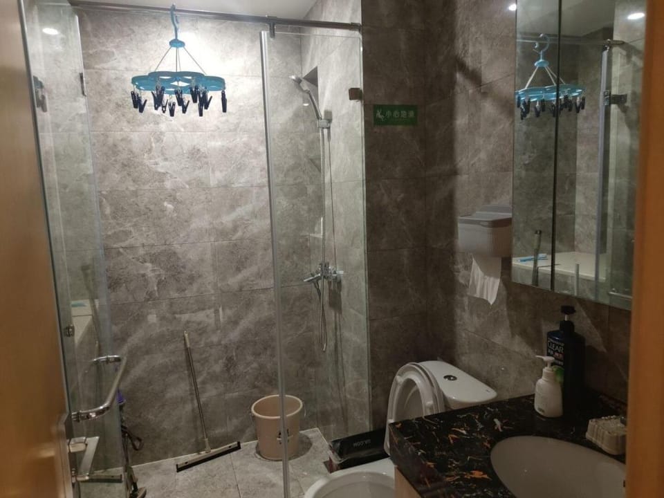 shanghai【虹桥】【曹安公路】【金运路】【南翔】简约，落脚，方便，环境好 Apartment in Shanghai