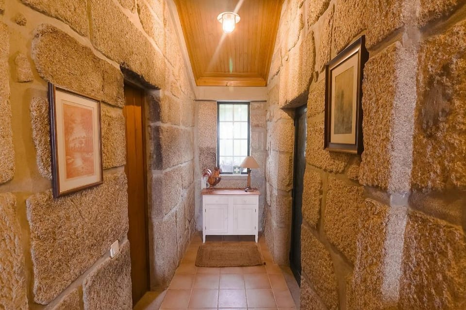 Quinta dos Manteiros com Piscina Coberta Vacation rental in Coimbra District, Portugal