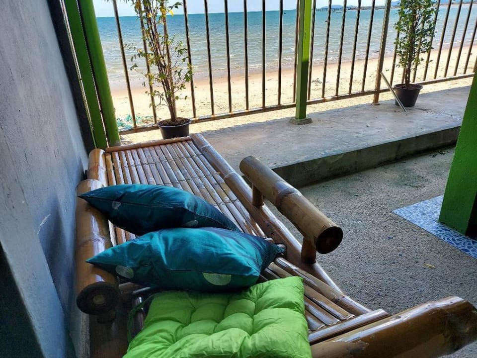 Z-Through Cafe & Resort  Vacation rental in Chon Buri Changwat