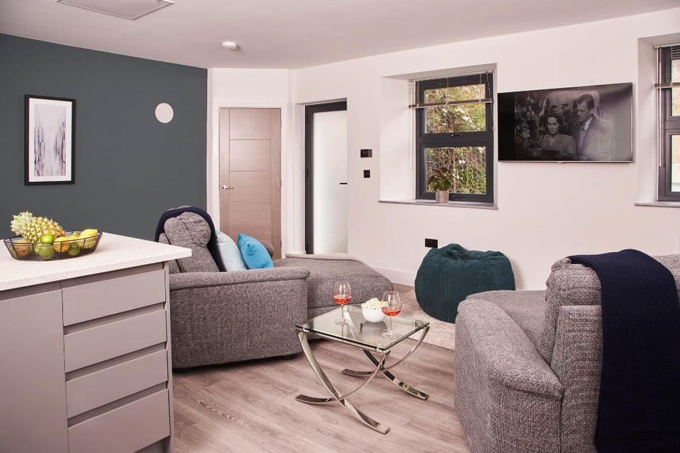 Harbour Breeze - On Torquay's iconic marina with hot tub Apartment in Torquay