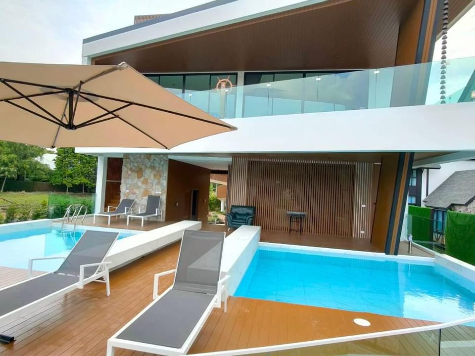 luxury lakeside boathouse pool villa Chiang Mai  Villa in Thailand