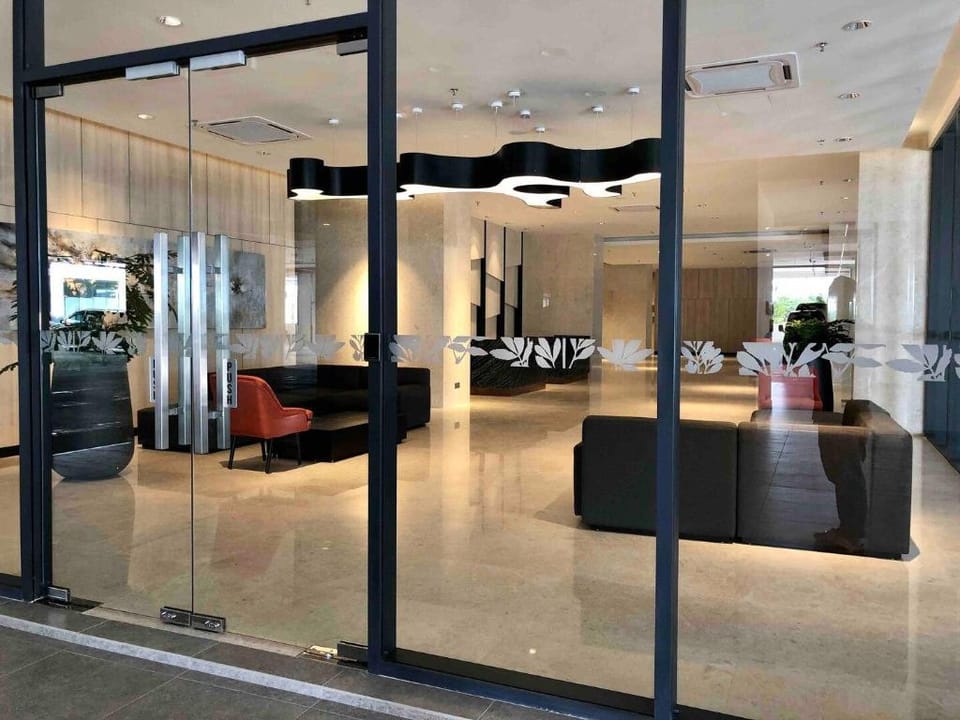 SANITIZED Premium Junior Suite | WiFi & Netflix Apartment in Selangor, Malaysia