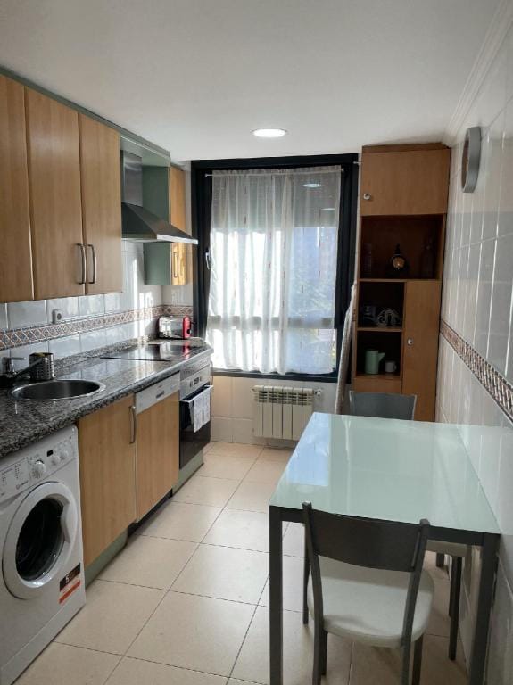 Apartamento de 2hab. y parking gratuito en La Losa Apartment in Oviedo