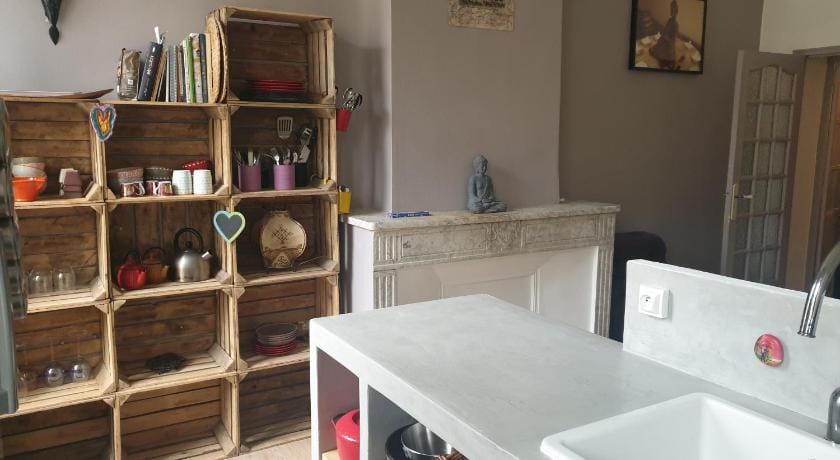 Charmant appartement c¿ur village proven¿ Hotel in Lambesc