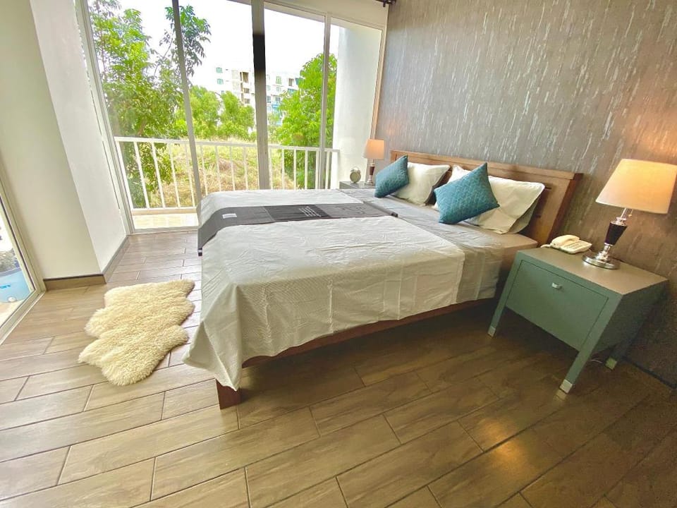 Malibu at Kao Tao Beach, Hua Hin Apartment in Nong Kae