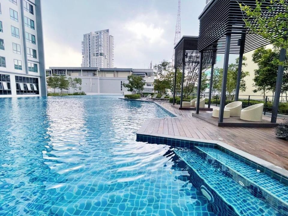 Comfy Family Suite 3 Bedrooms @ Menjalara Apartment in Petaling Jaya