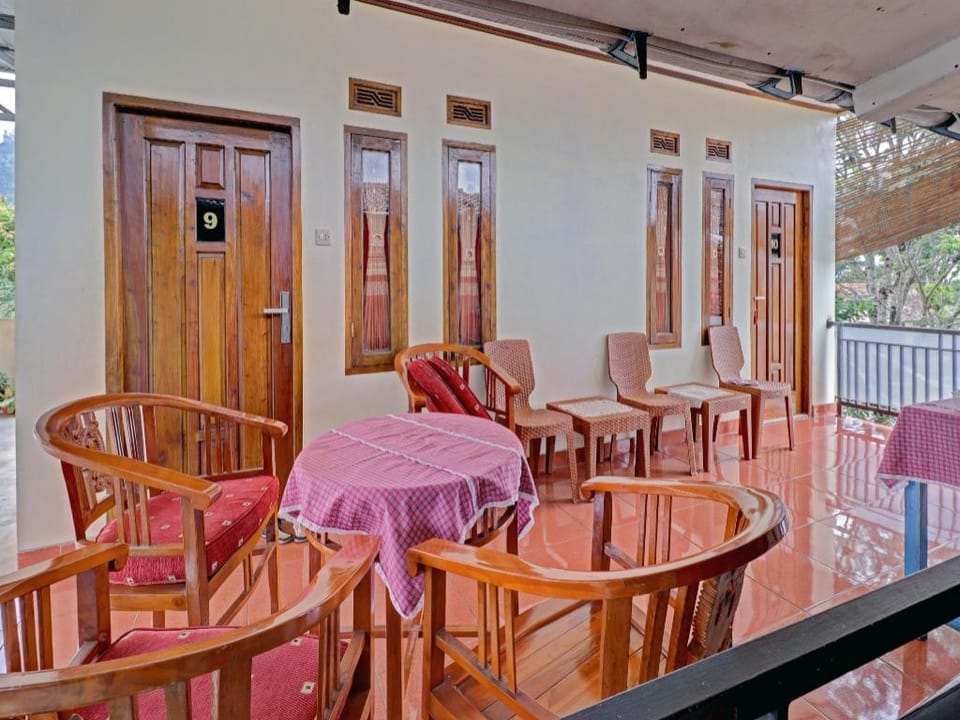 OYO 90454 Adinda Homestay Cibodas Lembang Hotel in Lembang